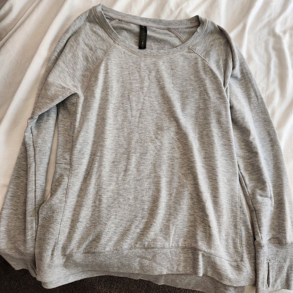 Yogalicious grey sweater